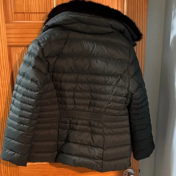 Talbots Green Puffer Jacket with Faux Fur Collar - Picture 4 of 4